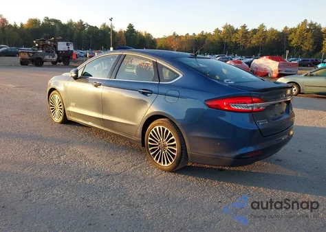 2018 Ford Fusion Energi Titanium z USA, uszkodzony, nr VIN 3FA6P0SU7JR123260